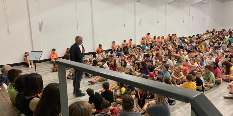 Il Vescovo Ausiliare negli Oratori Estivi